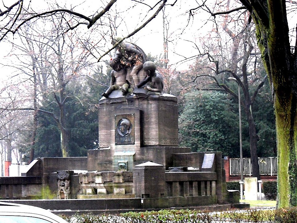 Albert-Mooren-Brunnen