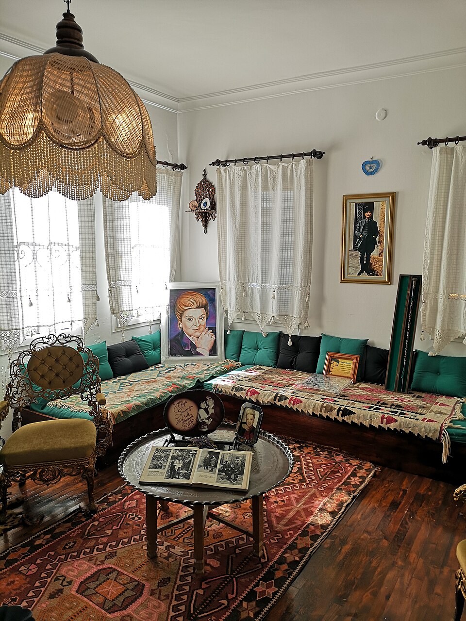 Zeki Müren Sanat Müzesi