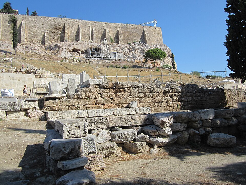 Αρχαϊκός ναός Διονύσου