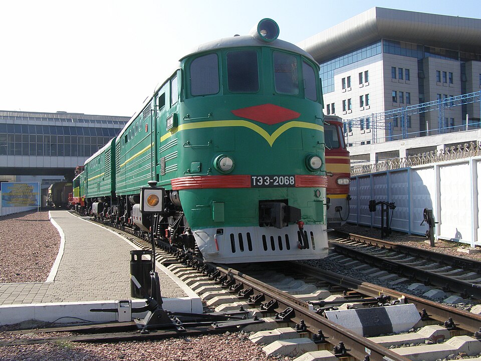 Виставка історичних локомотивів та вагонів