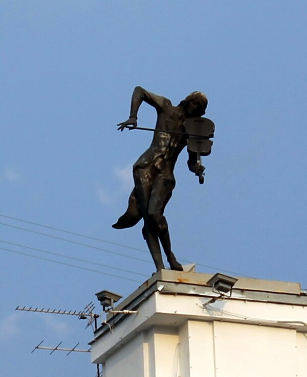 Скрипаль на даху