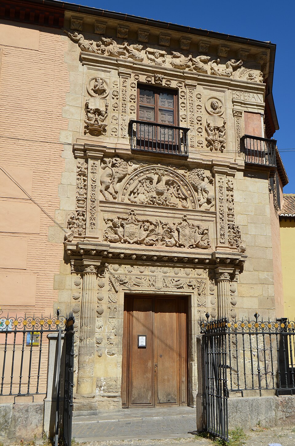Museo Arqueológico y Etnológico de Granada