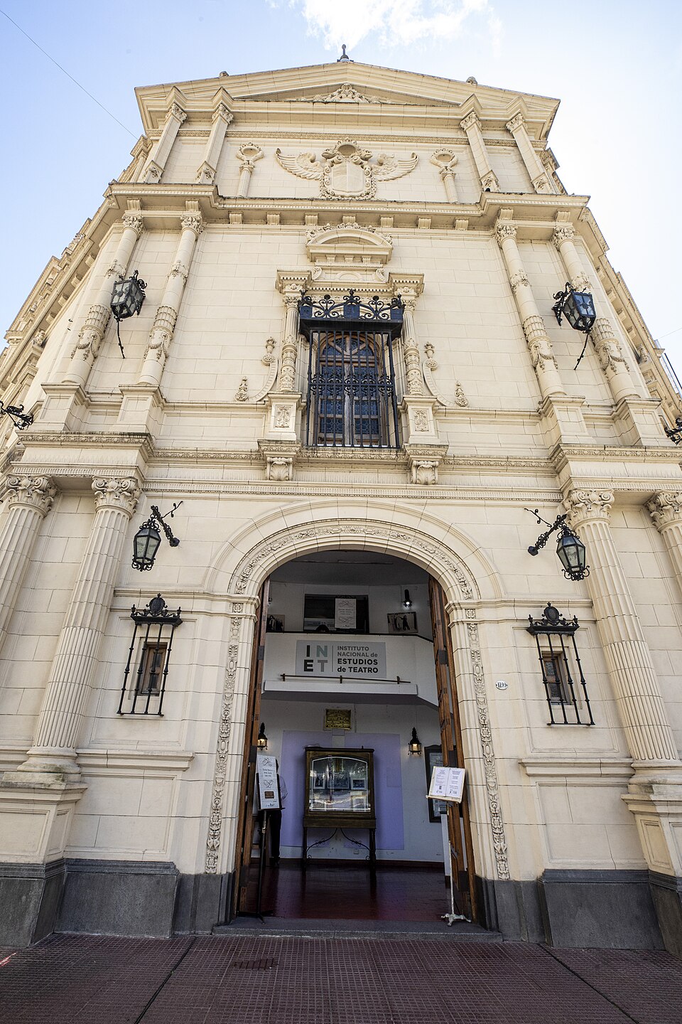 Instituto Nacional de Estudios De Teatro