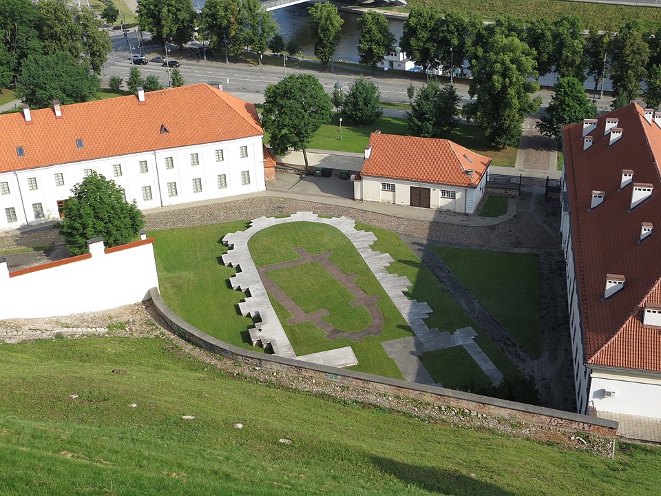 Buvusios Šv. Onos ir Šv. Barboros bažnyčios pamatai