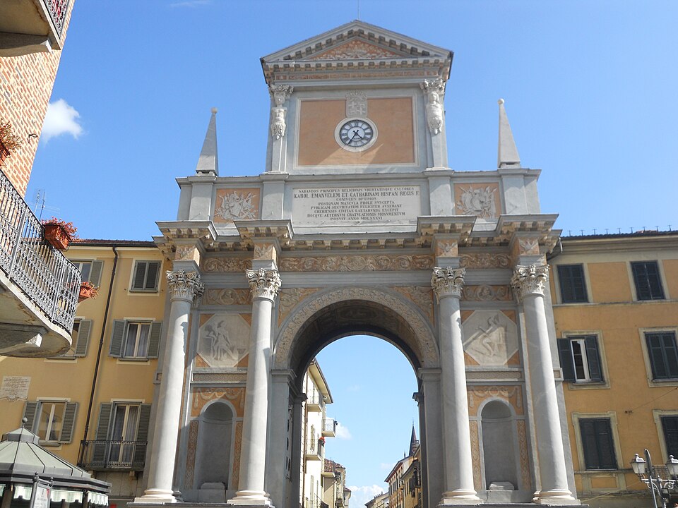 Arco Trionfale di Chieri